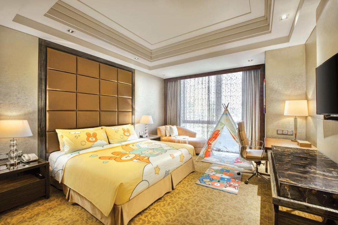 Crowne Plaza Chaoyang U-town By Ihg - Within 30 Minutes To Forbidden By Metro Hotel