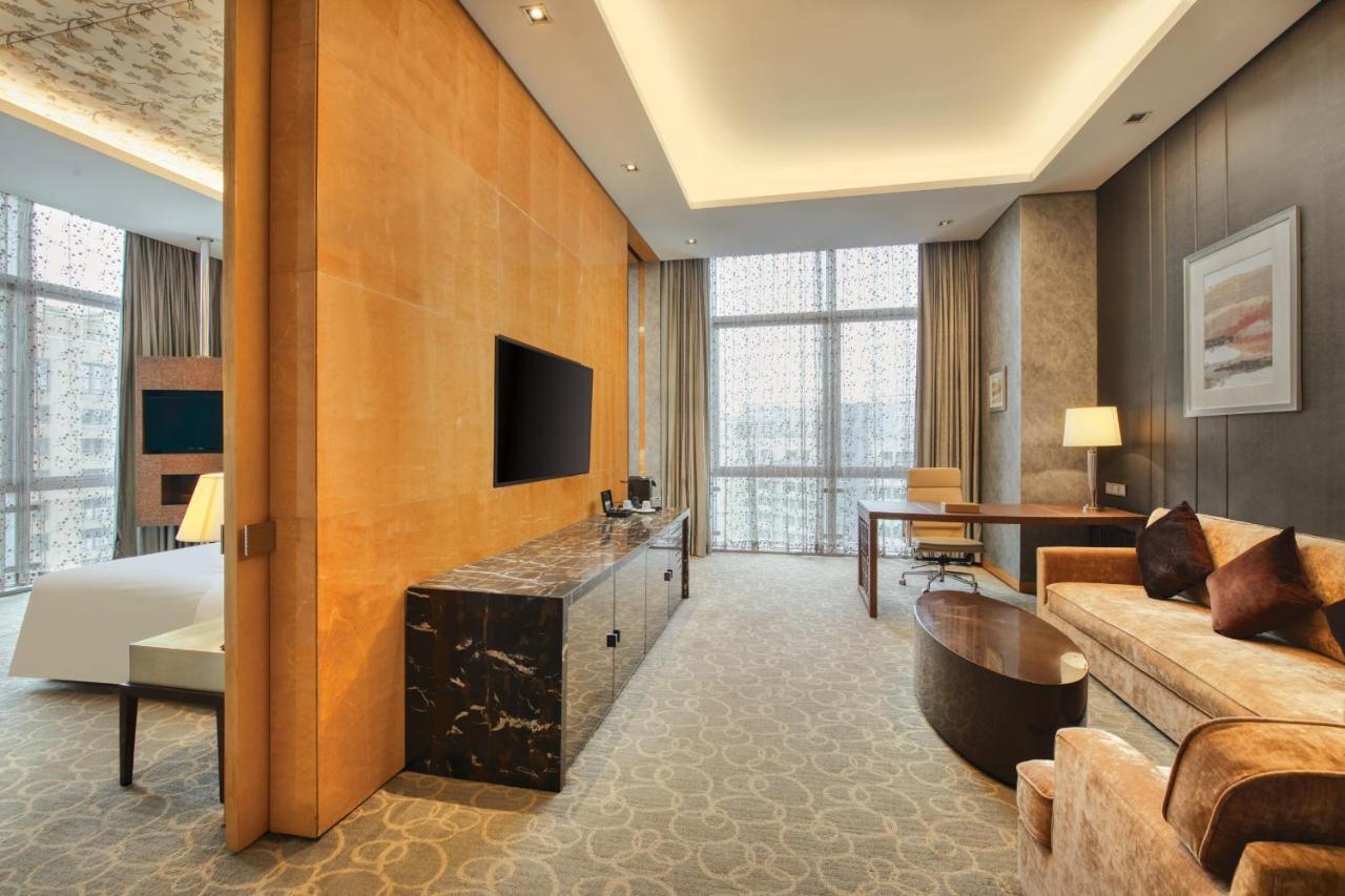 Crowne Plaza Chaoyang U-town By Ihg - Within 30 Minutes To Forbidden By Metro Hotel 5*