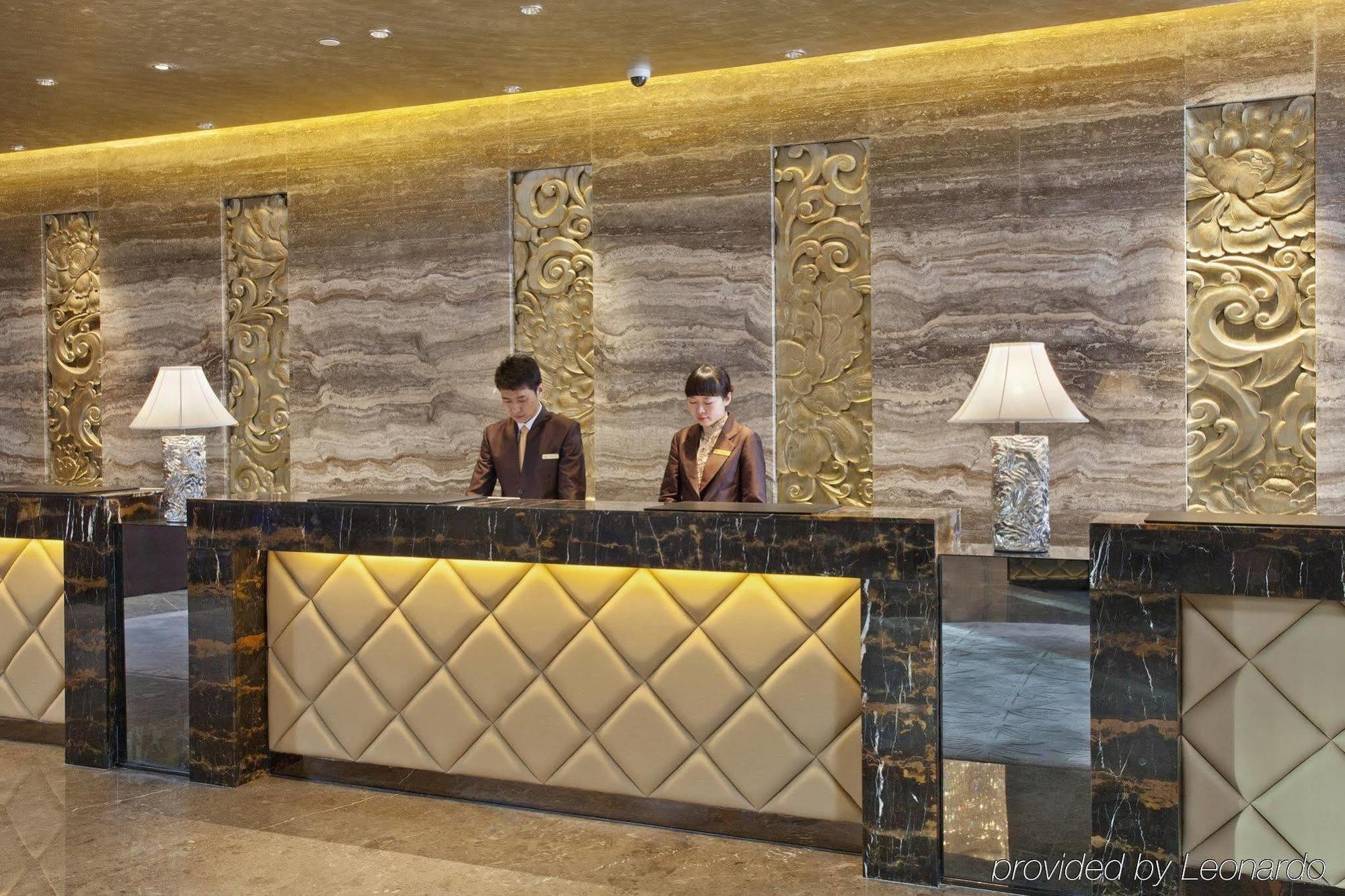 Crowne Plaza Chaoyang U-town By Ihg - Within 30 Minutes To Forbidden By Metro Hotel 5*